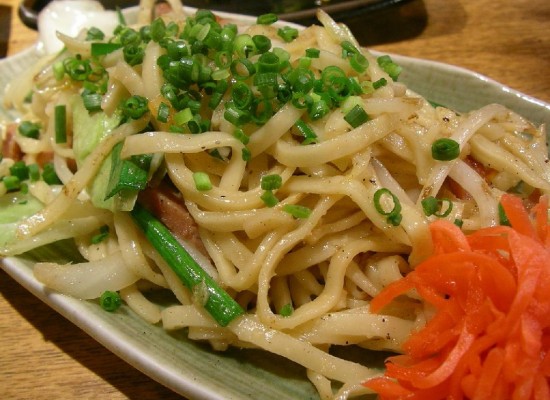 沖縄焼きそば(塩) (あちこーこー, 有楽町)