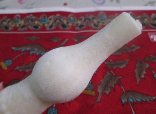 IMG 0676 【食べ物】これは練乳のかき氷そっくりの味！グリコのアイス「パピコバニラのフローズン」を食べた感想です