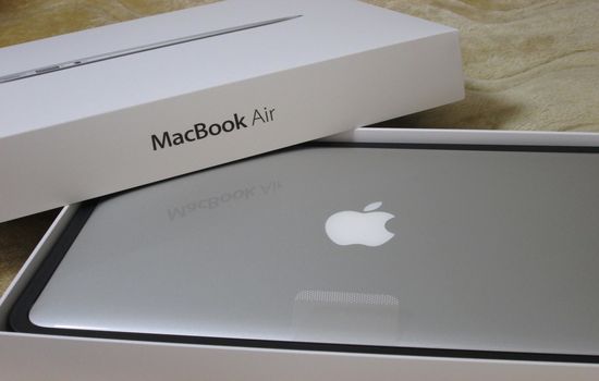 IMG 1090 【Mac】MacBookAirを購入！付属品の確認と準備【電源ボタンの場所】