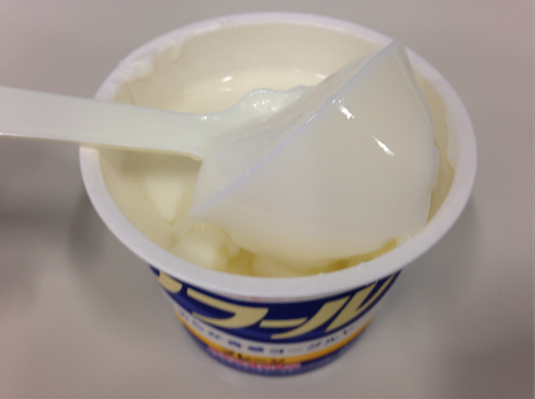 2014 08 31 1250 【ヨーグルト】安い！美味い！低カロリー！アイスクリームのような食感！最近ヤクルトの「ソフール」にハマりまくりw【感想】